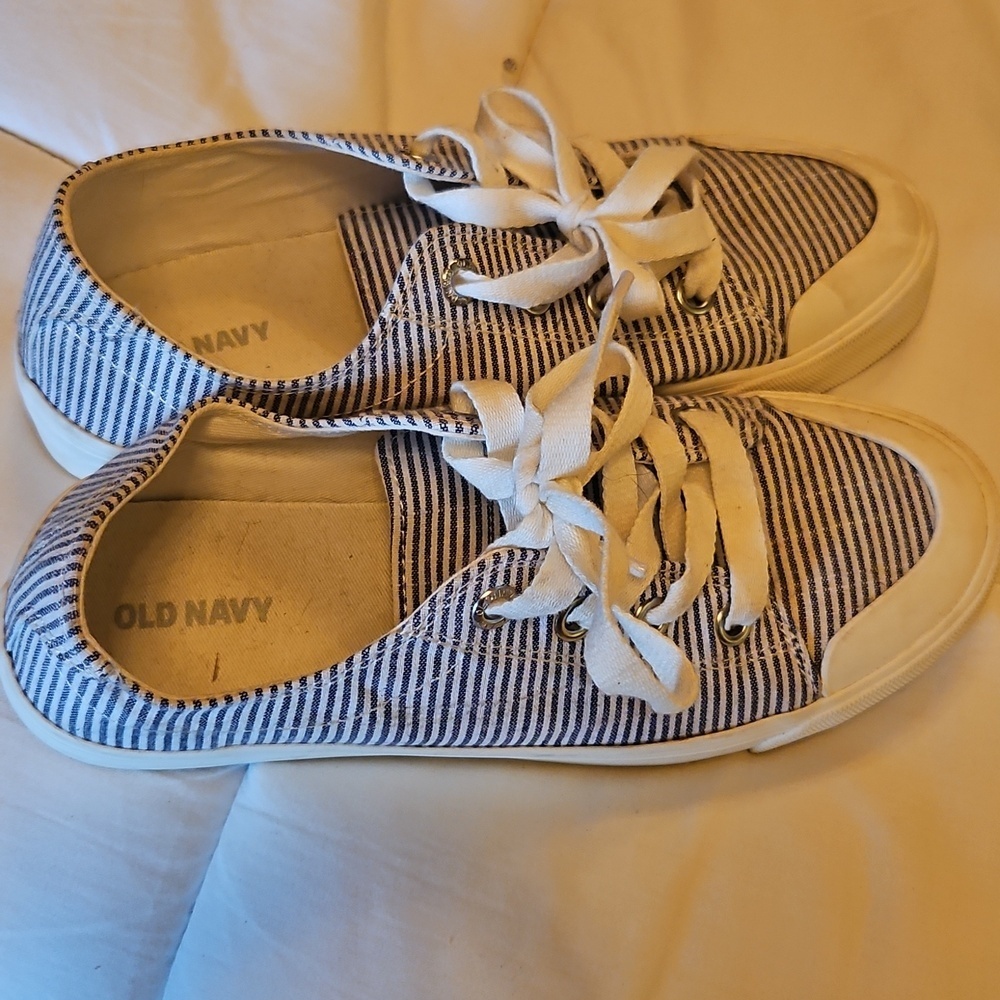 Striped Old Navy Sneakers Size 7 - Picture 2 of 4